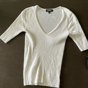 Women’s Express Ivory colored 3/4 sleeve sweater size M